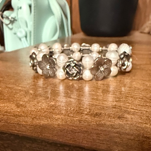 Fresh water pearl stretch bracelet - Picture 2 of 4